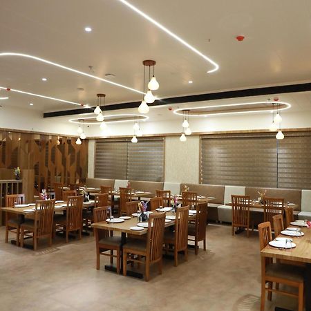 Hotel Aditya Mansingh Inn Somnāth Екстериор снимка