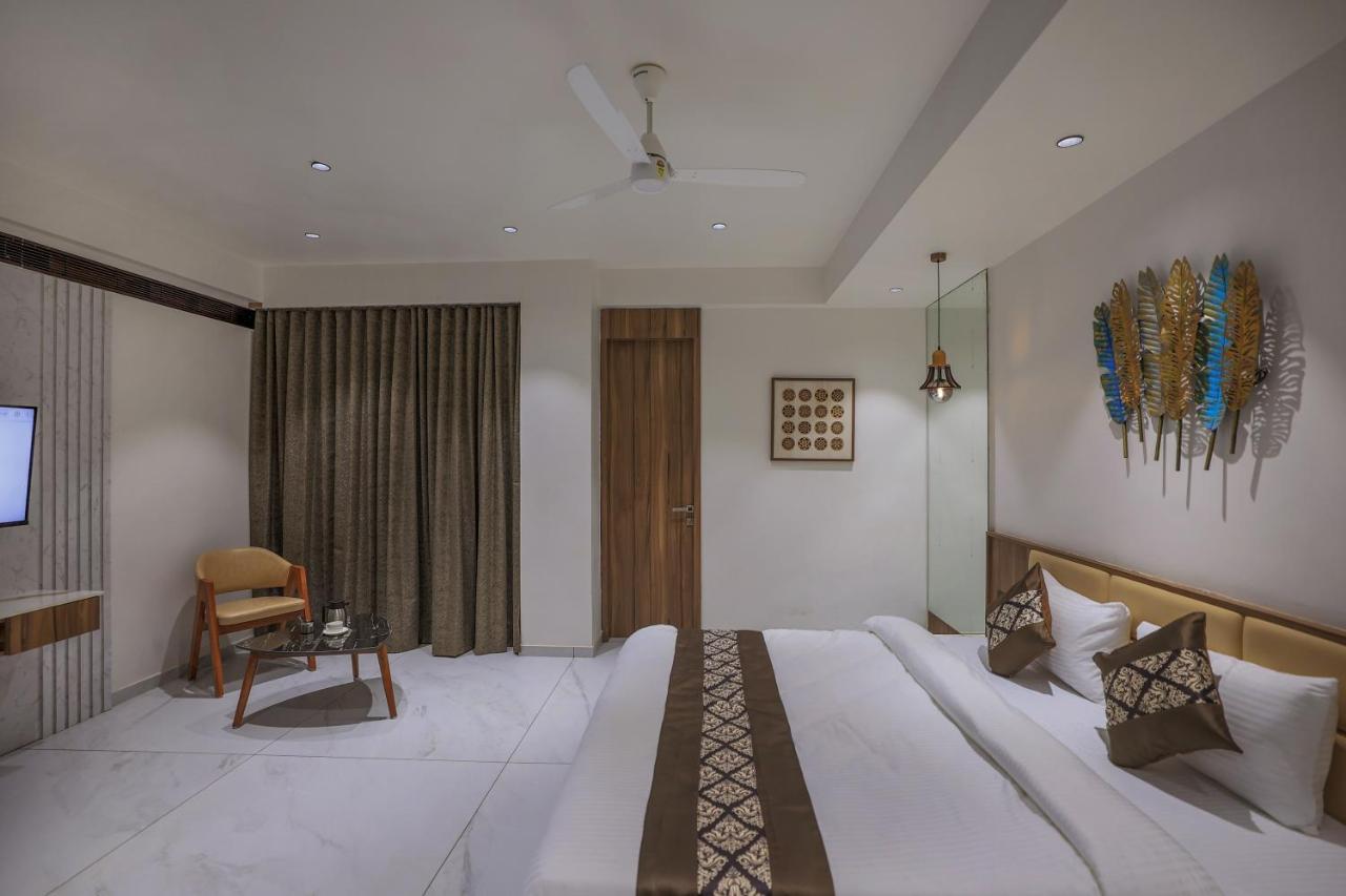 Hotel Aditya Mansingh Inn Somnāth Екстериор снимка