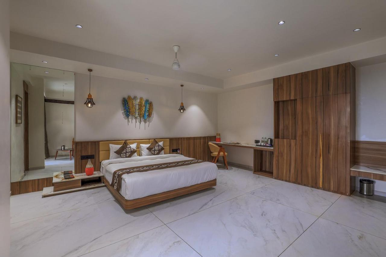 Hotel Aditya Mansingh Inn Somnāth Екстериор снимка