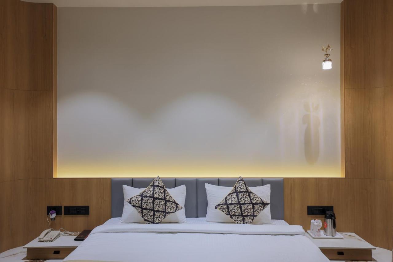Hotel Aditya Mansingh Inn Somnāth Екстериор снимка