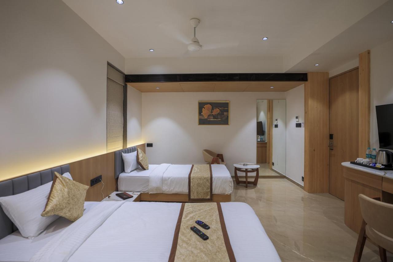 Hotel Aditya Mansingh Inn Somnāth Екстериор снимка