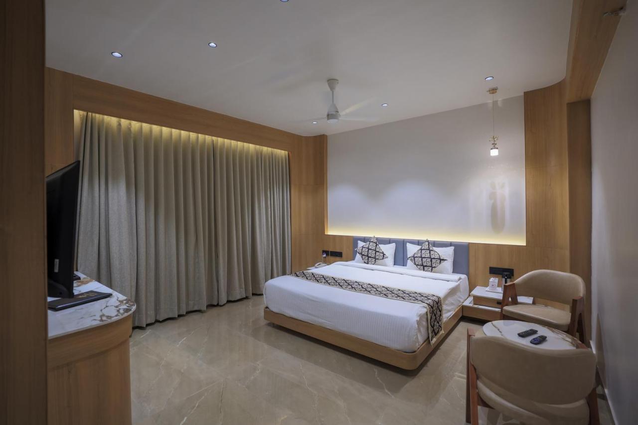 Hotel Aditya Mansingh Inn Somnāth Екстериор снимка