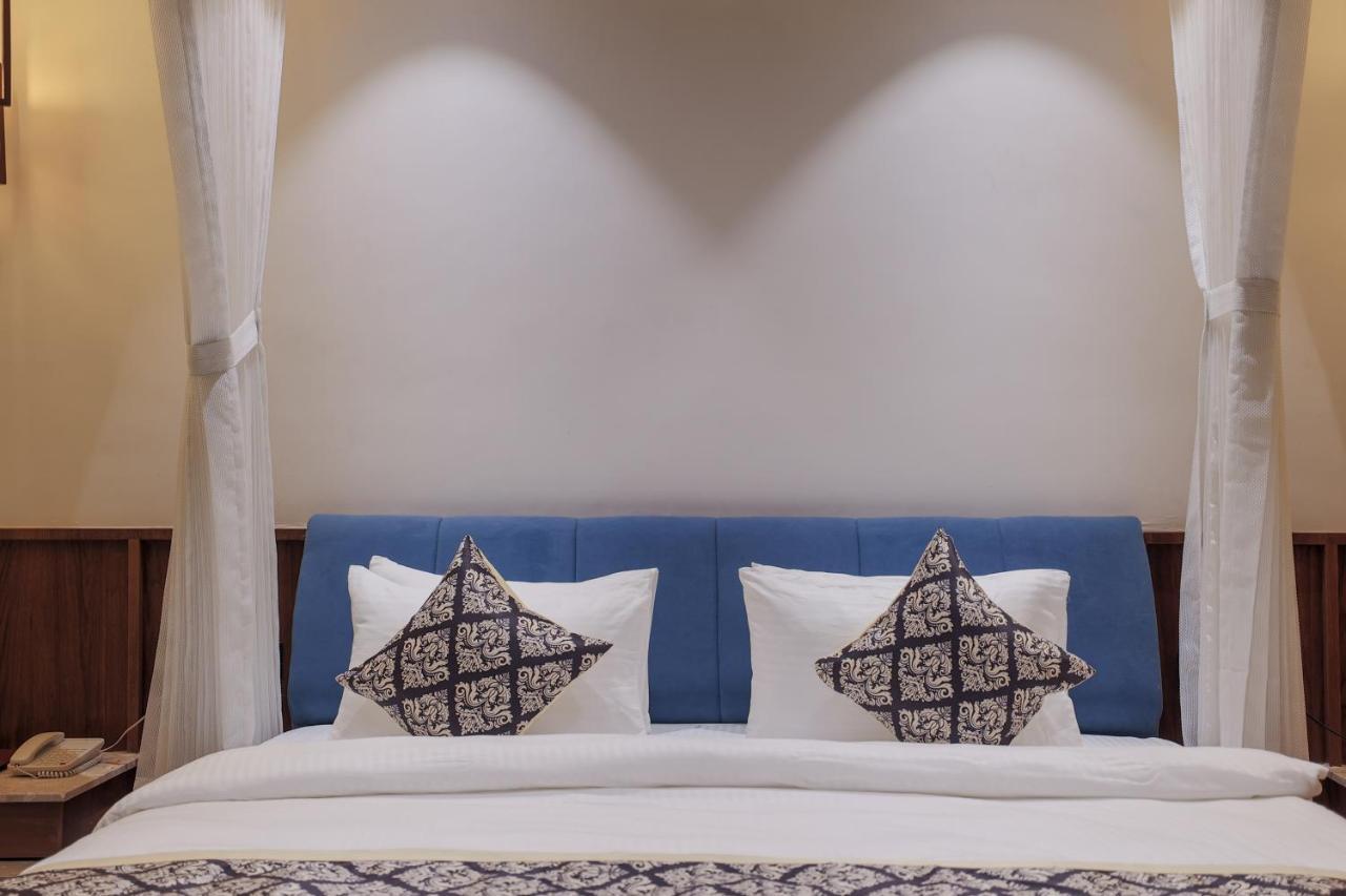 Hotel Aditya Mansingh Inn Somnāth Екстериор снимка