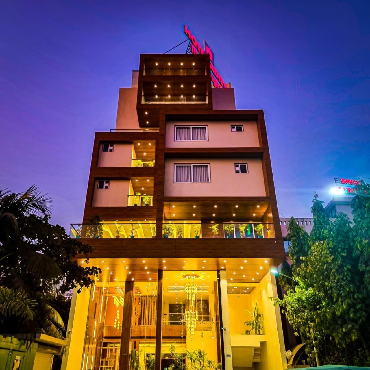 Hotel Aditya Mansingh Inn Somnāth Екстериор снимка
