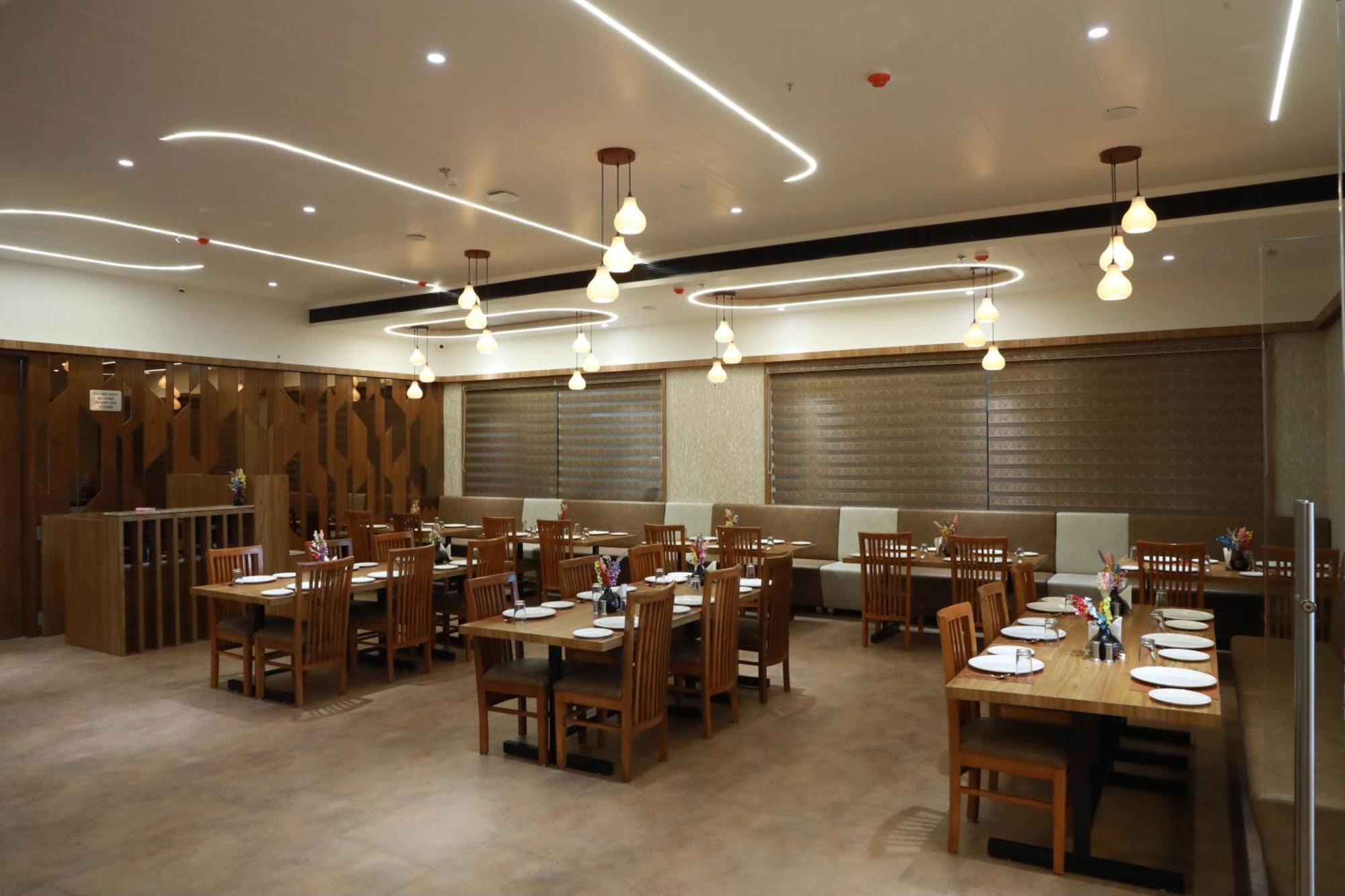 Hotel Aditya Mansingh Inn Somnāth Екстериор снимка