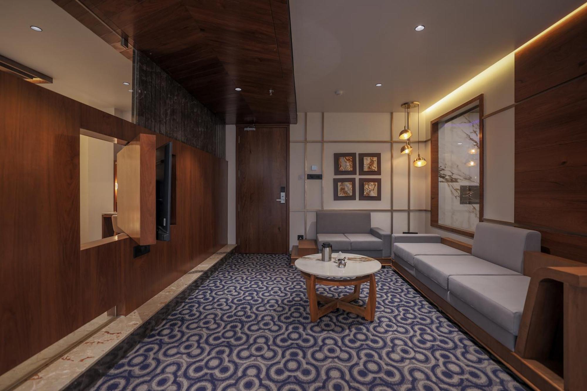 Hotel Aditya Mansingh Inn Somnāth Екстериор снимка