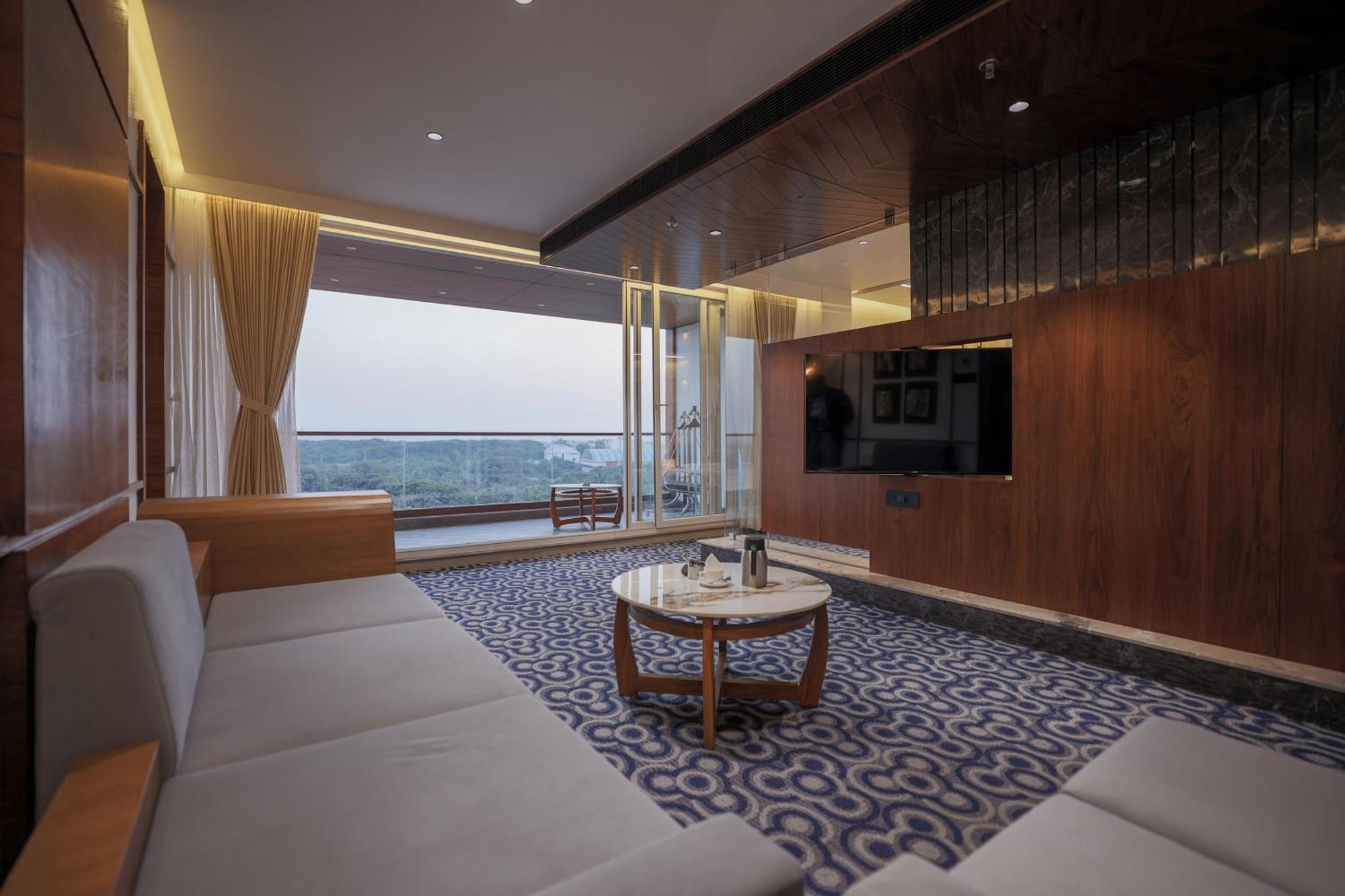 Hotel Aditya Mansingh Inn Somnāth Екстериор снимка